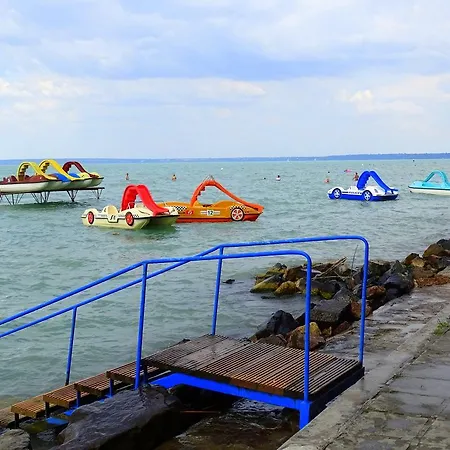 Balaton 100 アパート シオーフォク